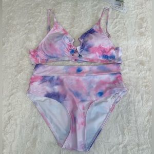 NWOT. Women’s tie dye bikini. Size Medium.